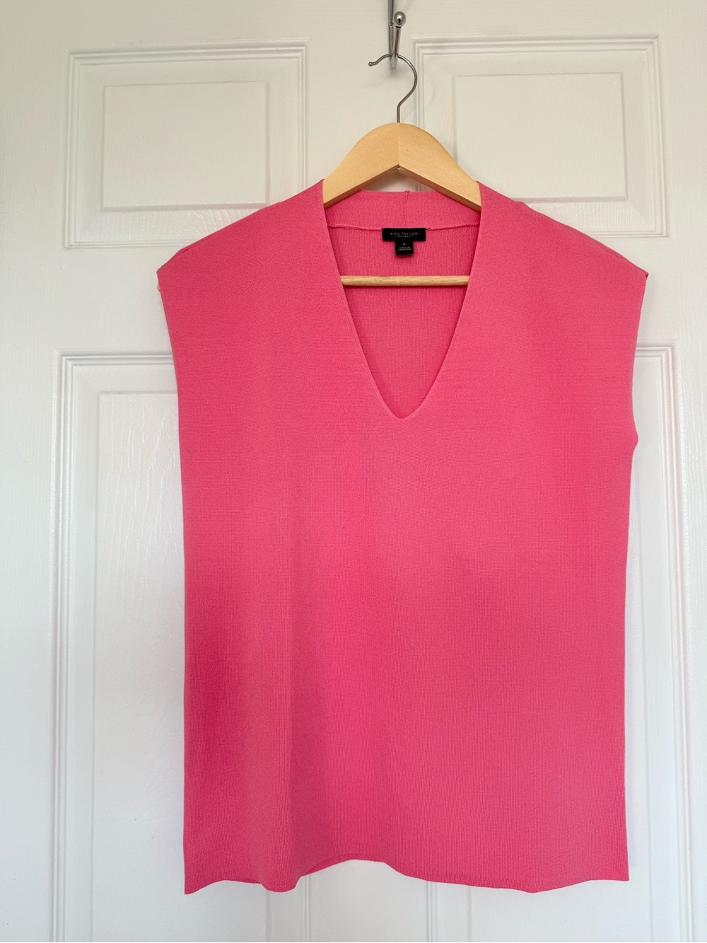 Ann Taylor Hot Pink V-Neck Sleeveless Shell